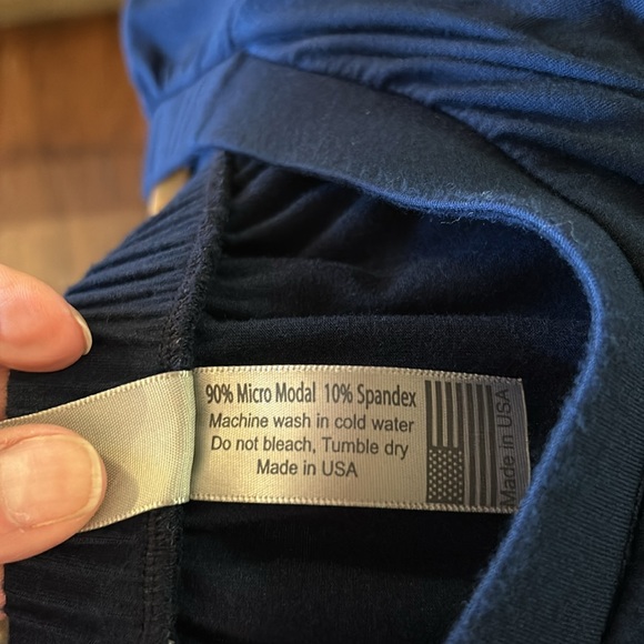 Go Couture Off the shoulder cocktail dress. - Picture 4 of 4